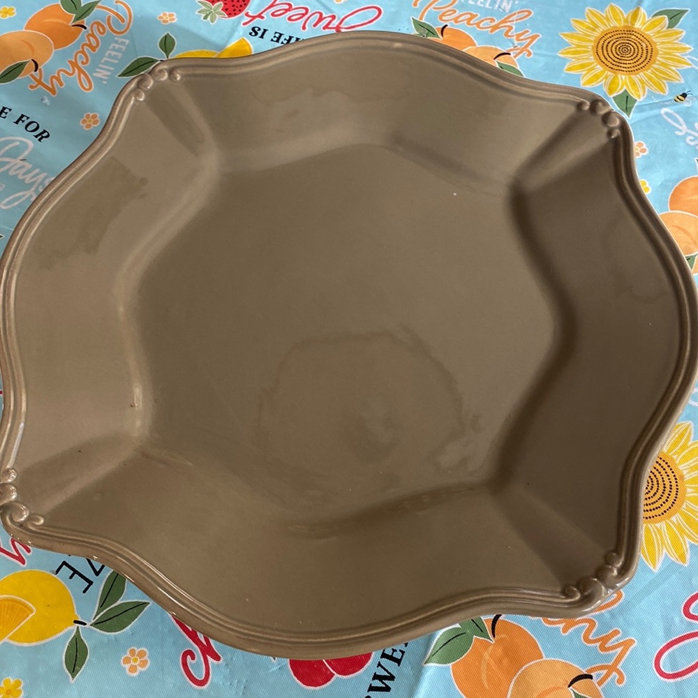 Like New Isabella Signature Housewares Cake Plate Platter Chamomile